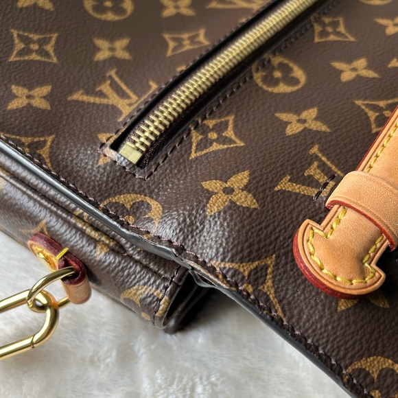 Louis Vuitton Pochette Metis Monogram Satchel Bag - Picture 16 of 16